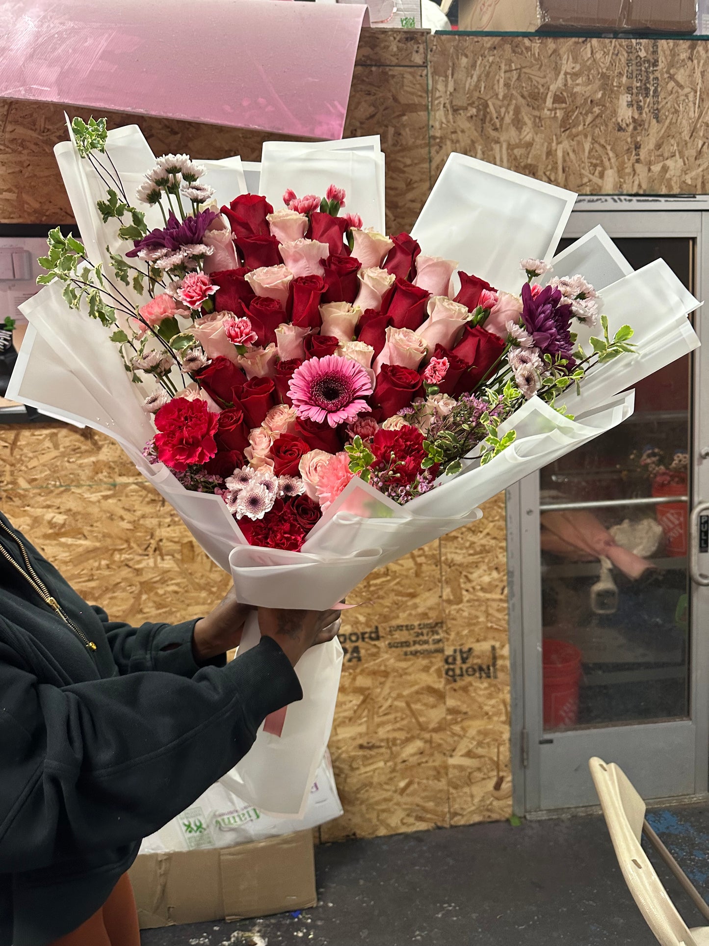 50 Red & Pink Presentation Bouquet
