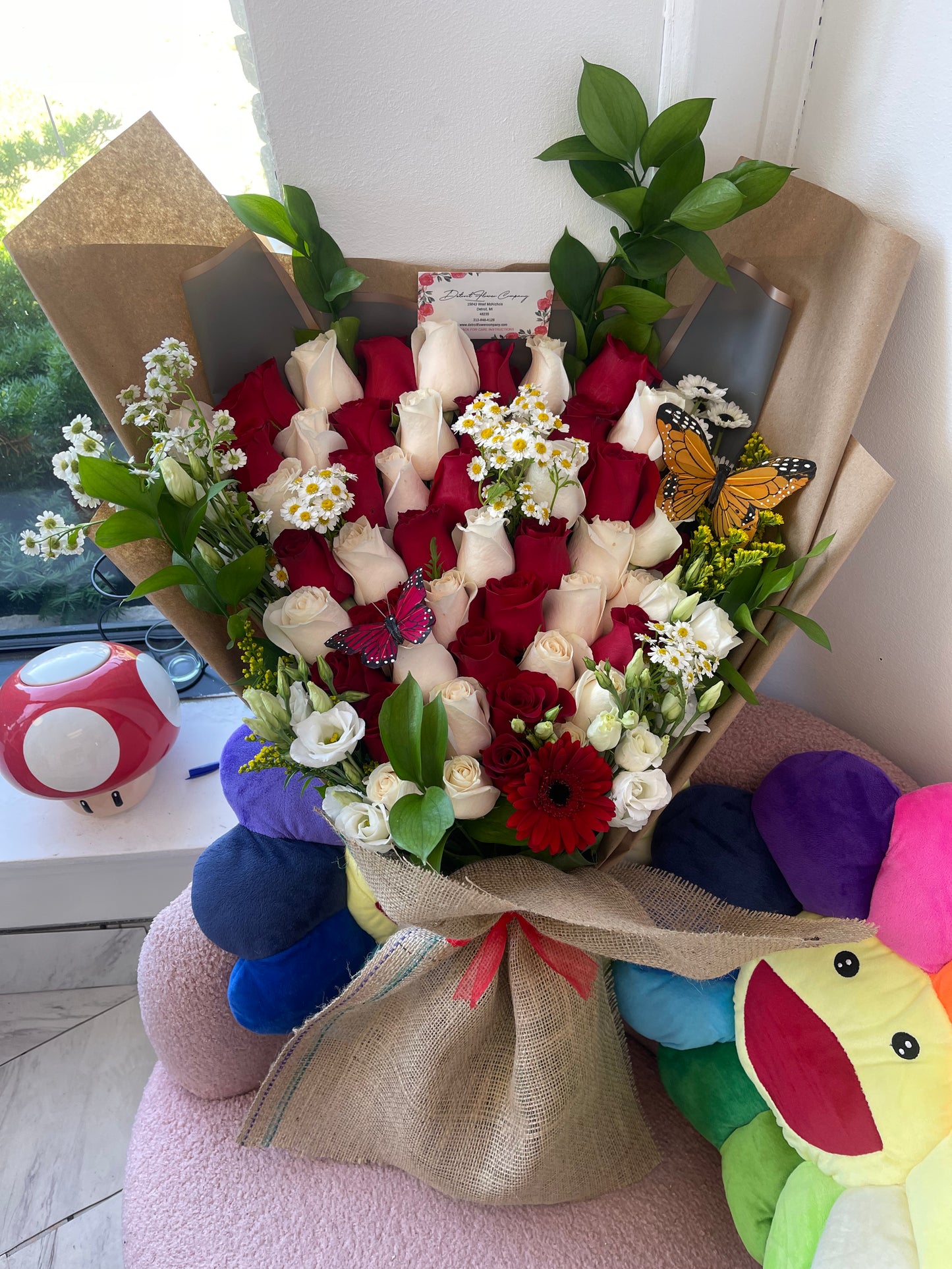 50 Red & White Presentation Style Bouquet