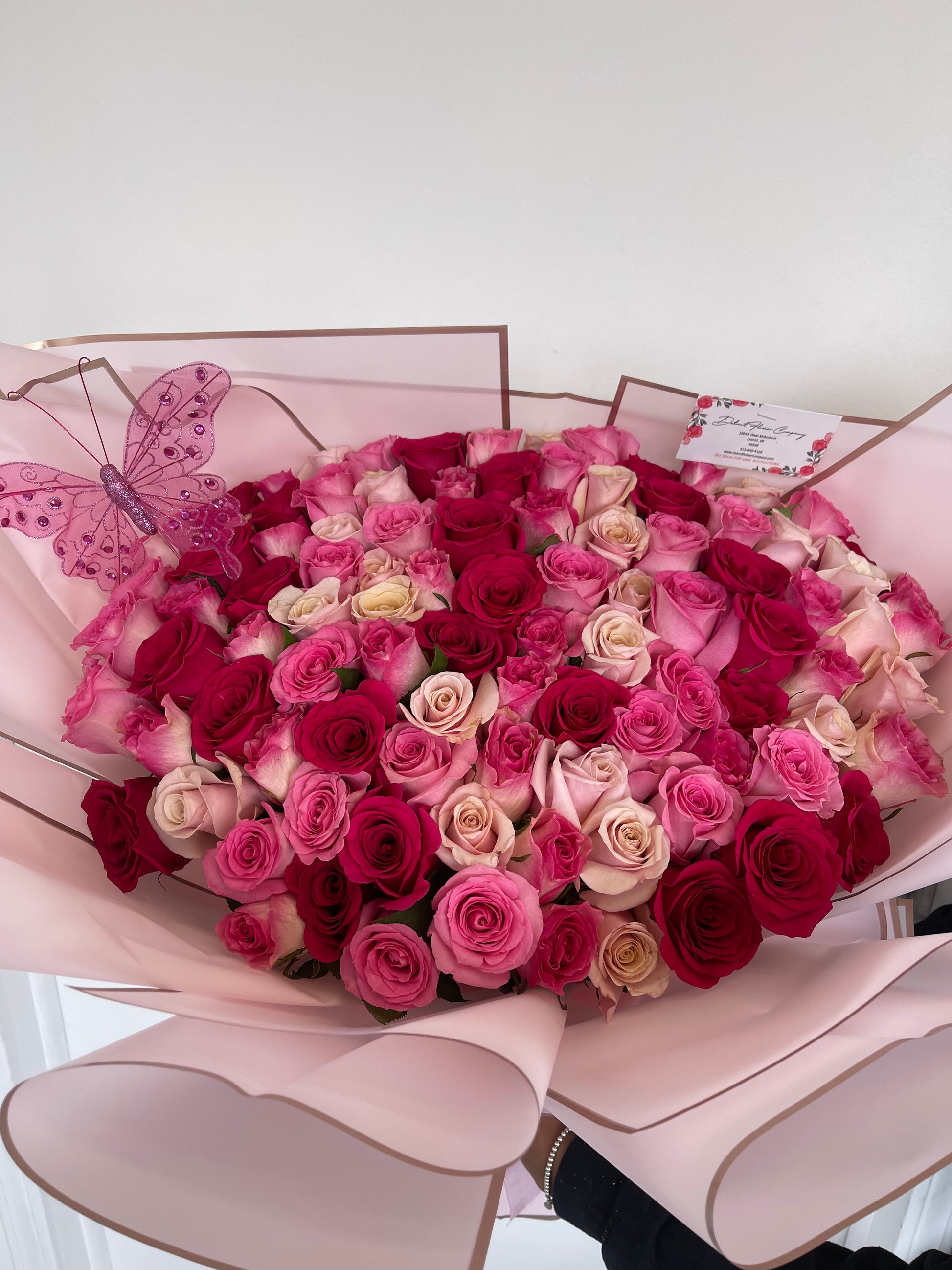 V-Day 100 Rose Bouquet – Detroit Flower Company