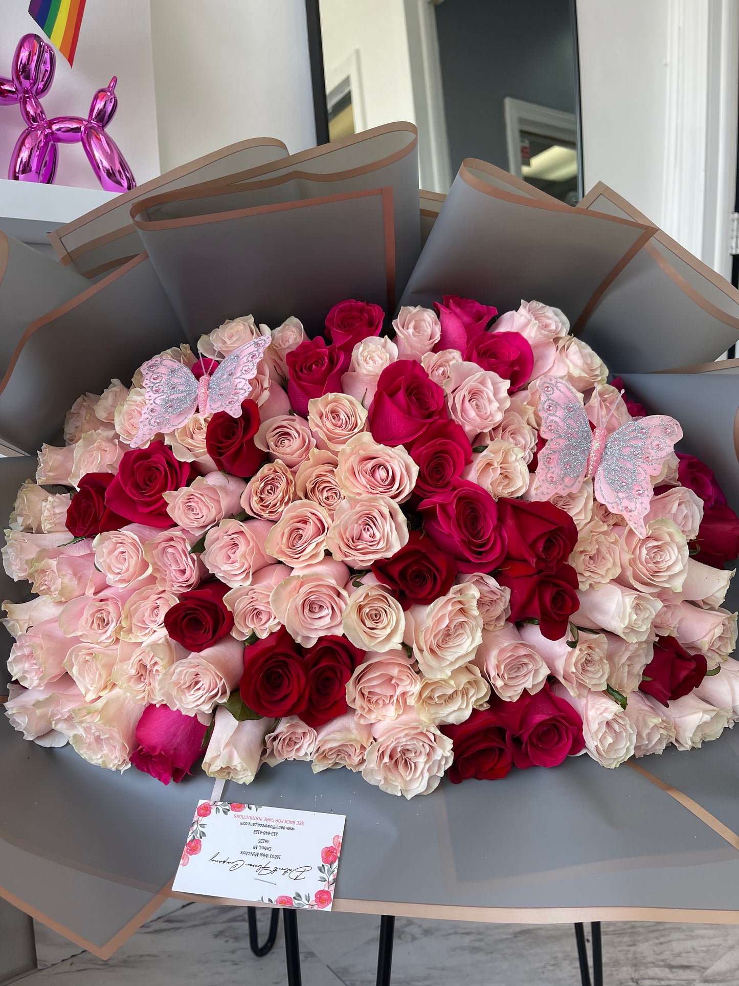 V-Day 100 Rose Bouquet – Detroit Flower Company